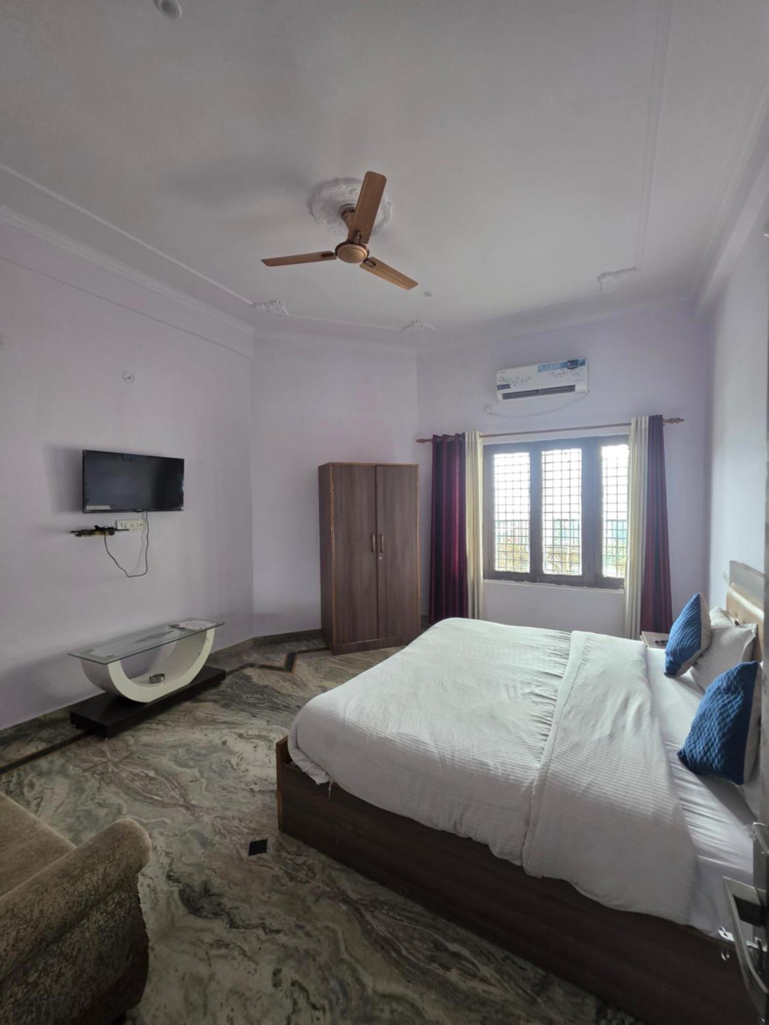 Siddhi Vinayak Hotel And Banquet Бхимтал Экстерьер фото